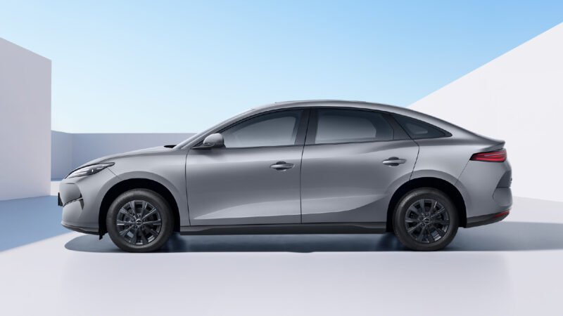 BYD e7 Electric Sedan Design and Features: Modern and Stylish