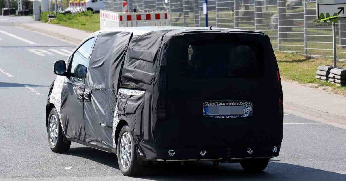 Hyundai staria spied ahead of global launch, The Current model already gets many premium features like. Hyundai staria spied ahead of global launch, The Current model already gets many premium features like.